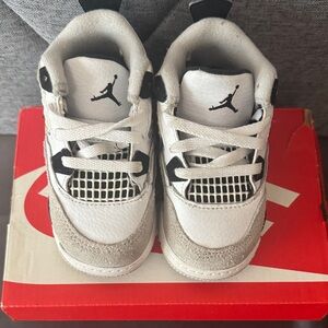 Jordan 4 Military Black 6C